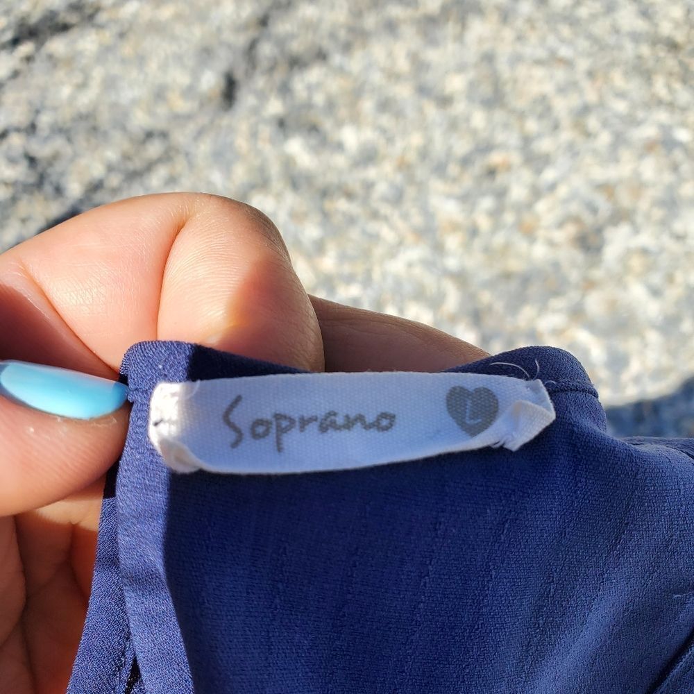 Soprano open back blouse - Picture 6 of 7